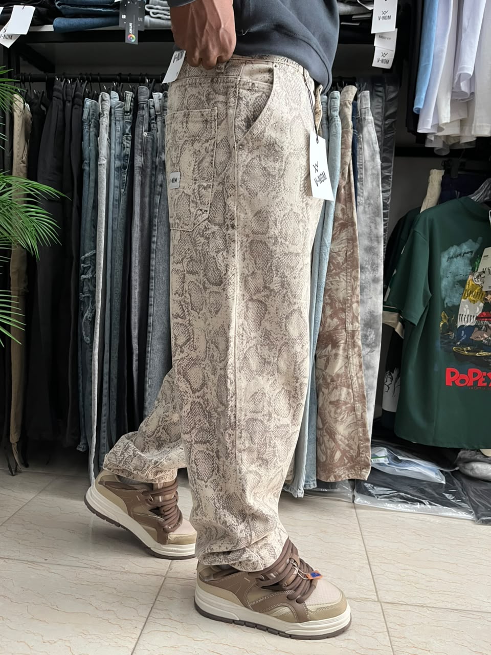BAGGY JEAN MOTIF DE SERPENT