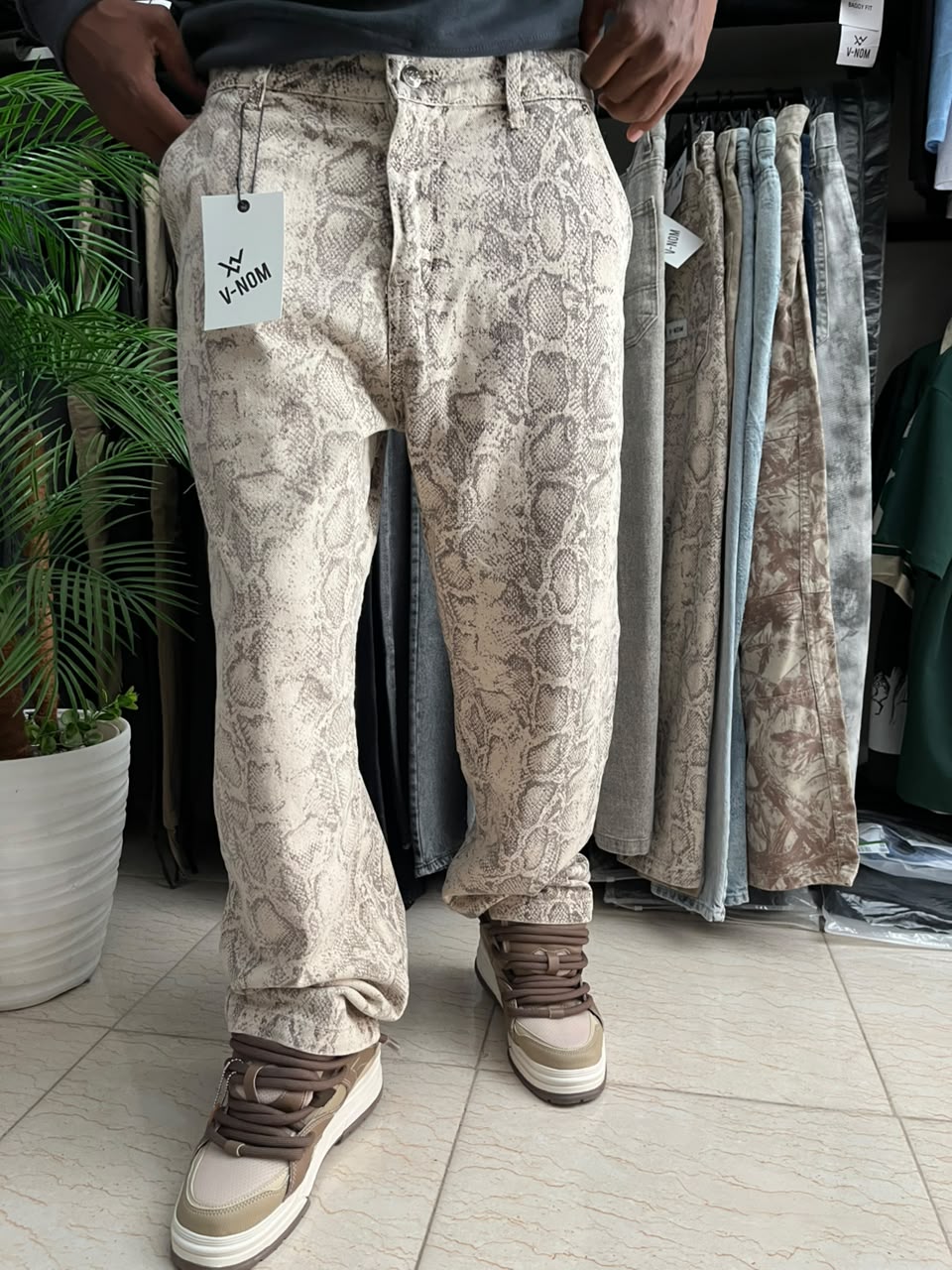 BAGGY JEAN MOTIF DE SERPENT